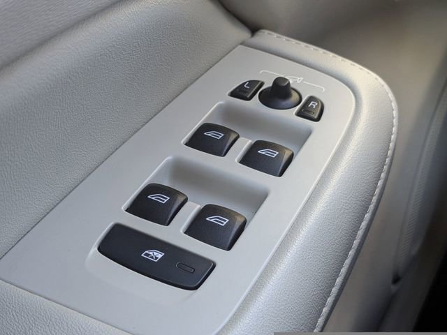 Certified 2025 Volvo S60 B5 Core image 30