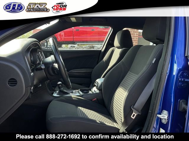 Used 2019 Dodge Charger SXT w/ Blacktop Package image 10