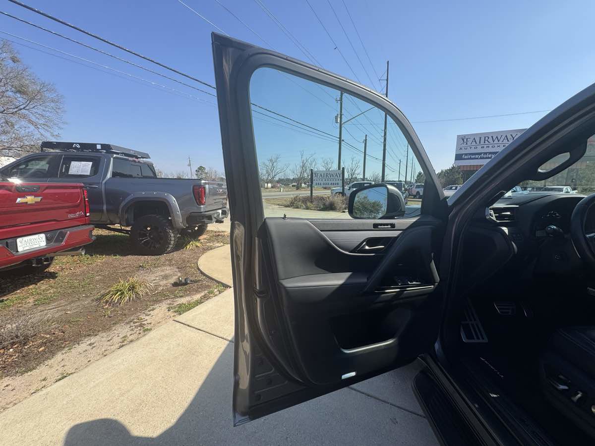 Used 2023 Lexus LX 600 F Sport image 27