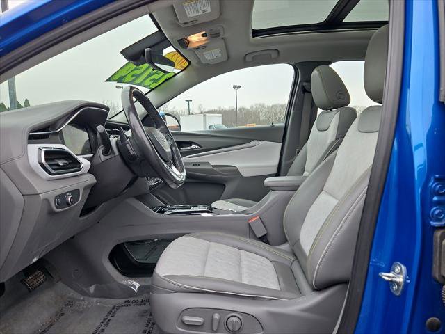 Used 2022 Chevrolet Bolt EUV Premier w/ Sun & Sound Package image 11