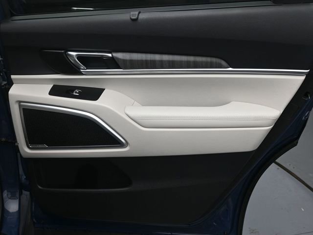 Used 2023 Kia Telluride EX image 33