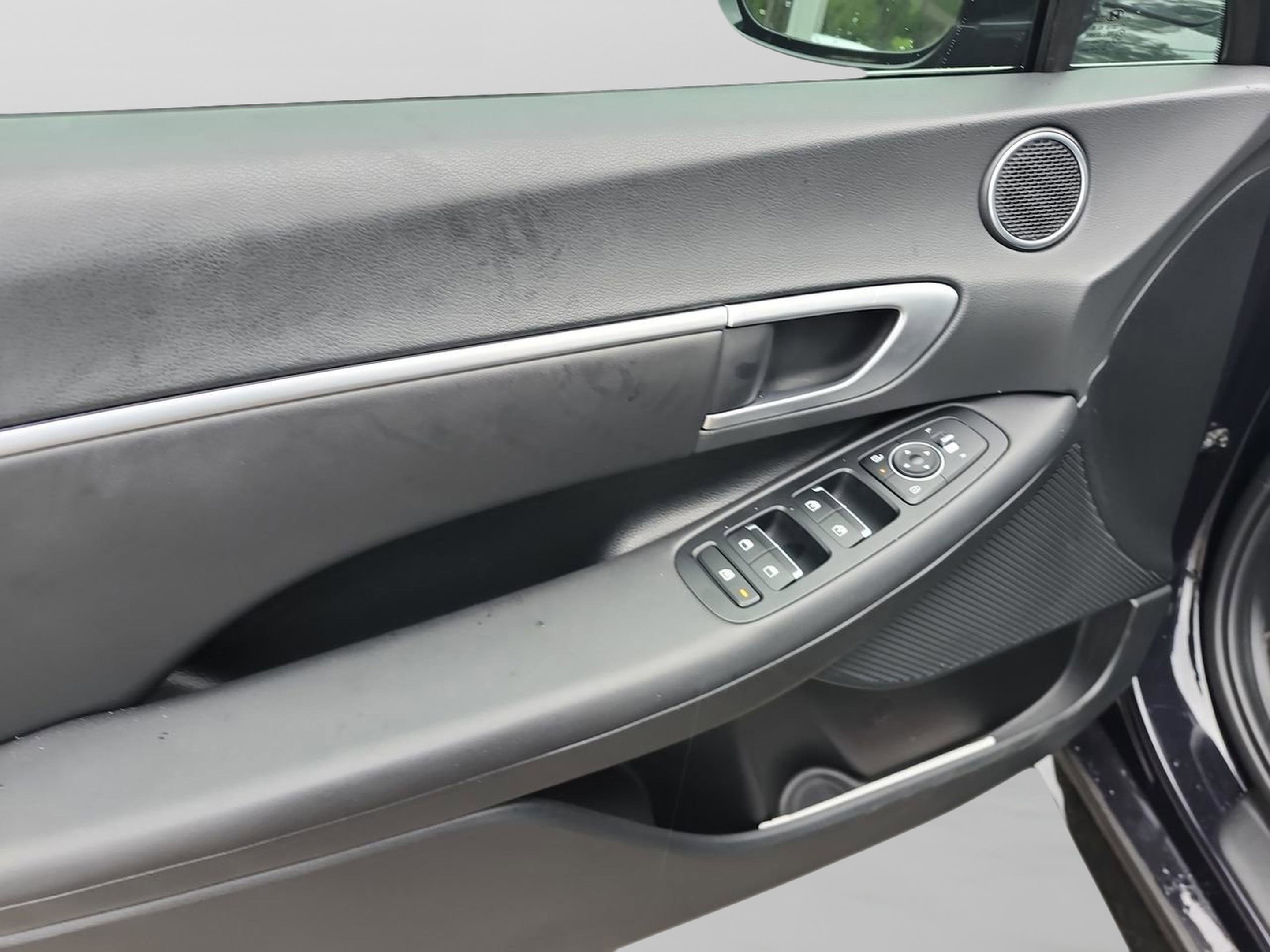 Certified 2024 Hyundai Sonata SEL w/ Convenience Package image 15