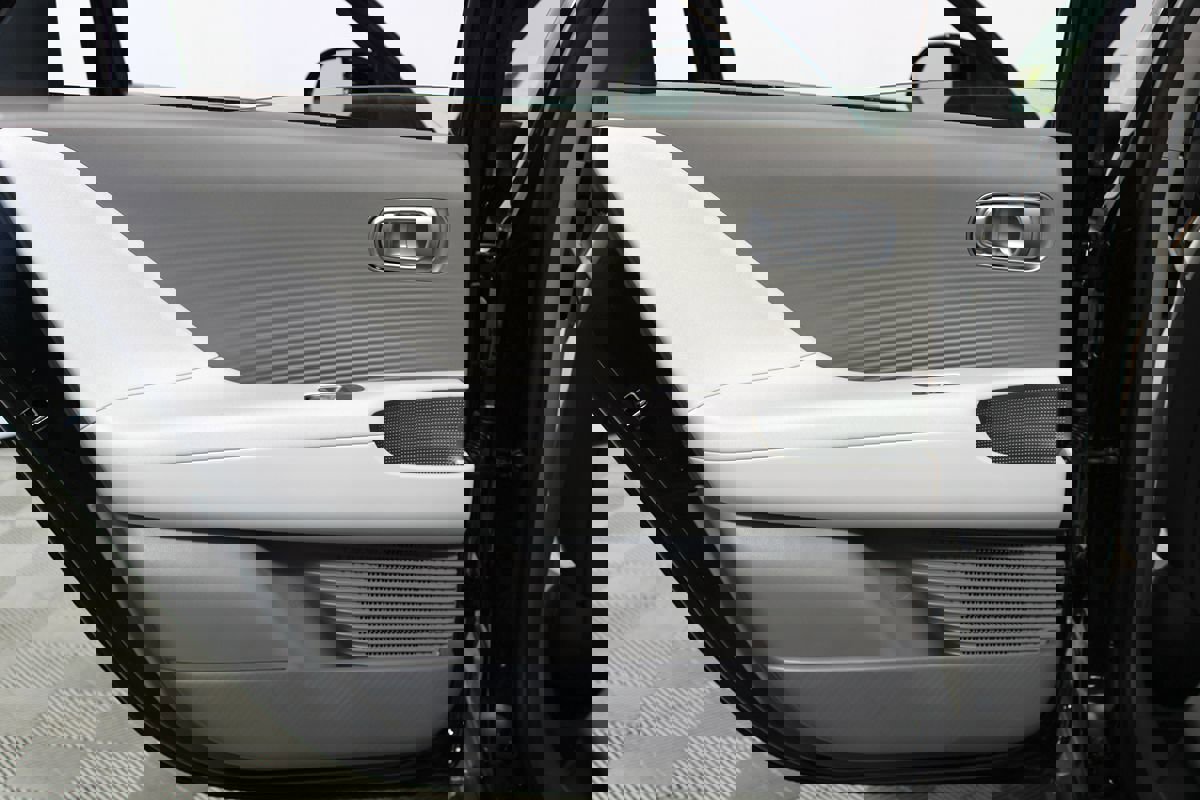 Used 2024 Hyundai Ioniq 6 Limited image 34