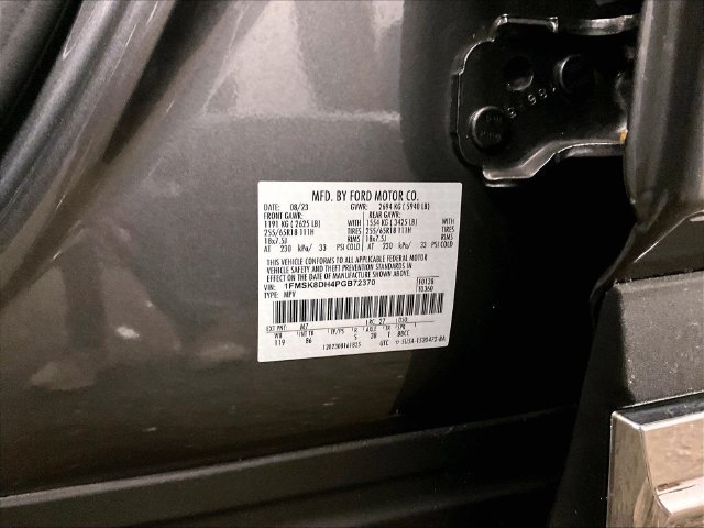Used 2023 Ford Explorer XLT AWD/4WD image 33