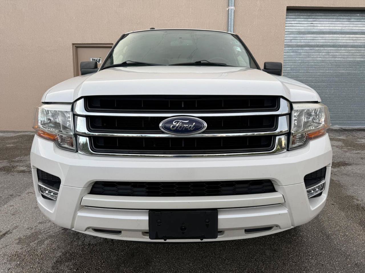 Used 2017 Ford Expedition XLT w/ Equipment Group 202A RWD image 5