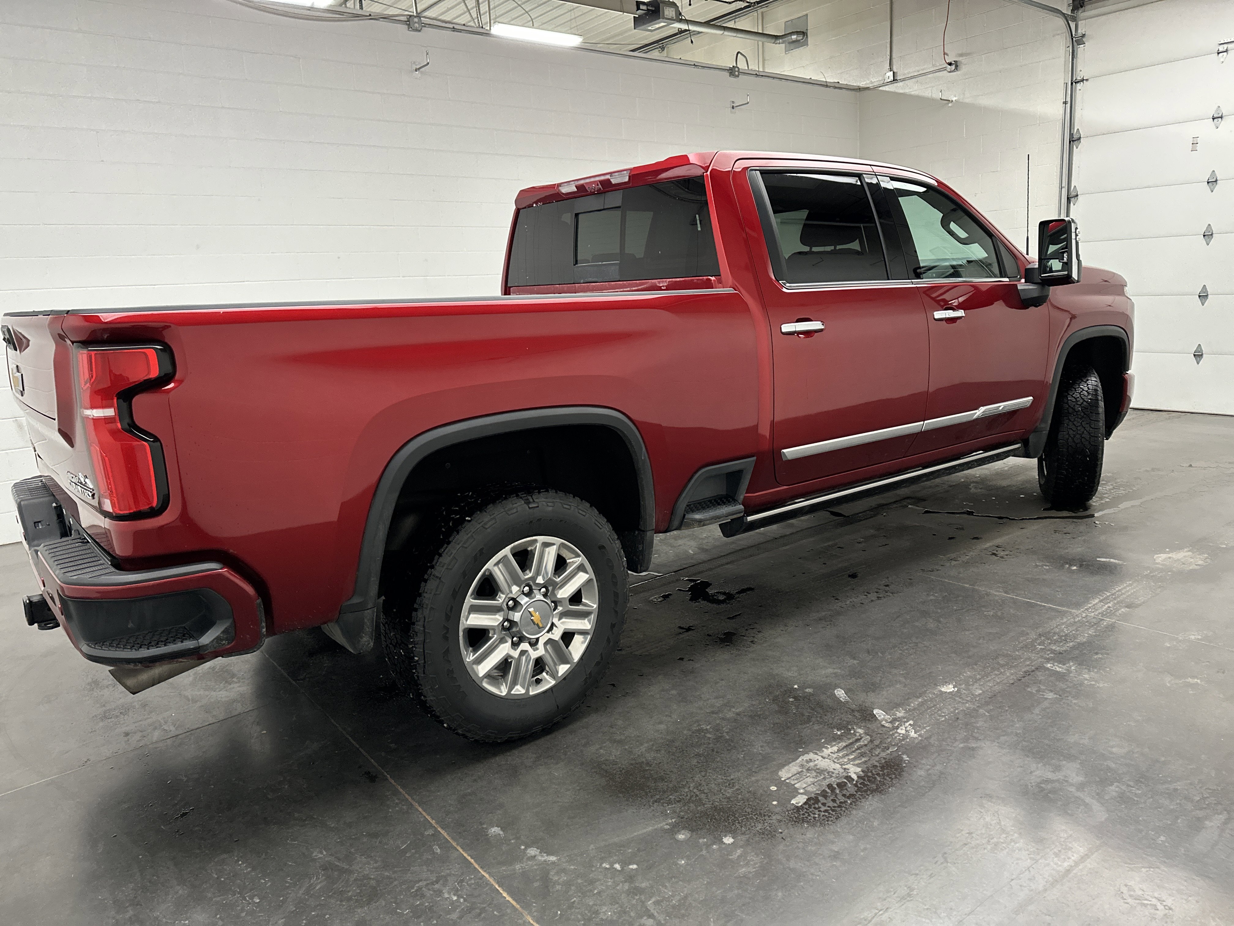 Used 2024 Chevrolet Silverado 2500 High Country w/ Technology Package image 11