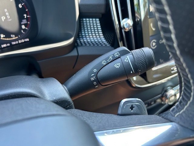 Used 2020 Volvo XC40 T5 R-Design AWD/4WD image 26