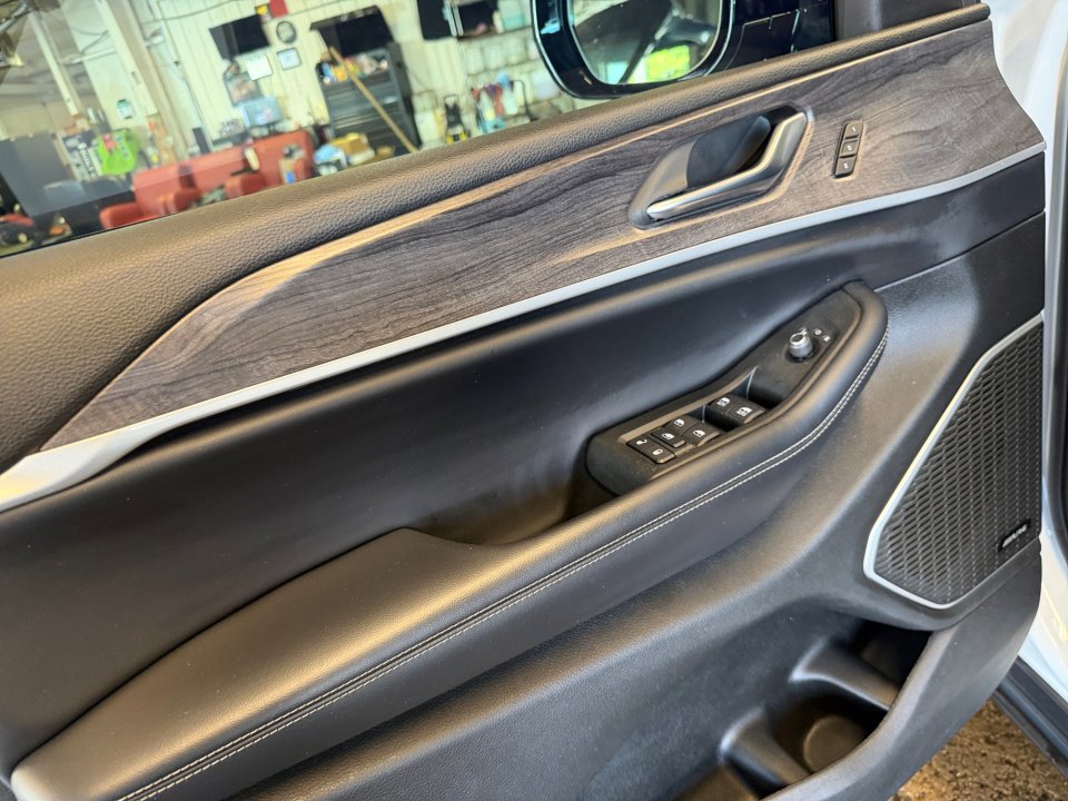 Used 2021 Jeep Grand Cherokee L Limited w/ Luxury Tech Group II AWD/4WD image 36