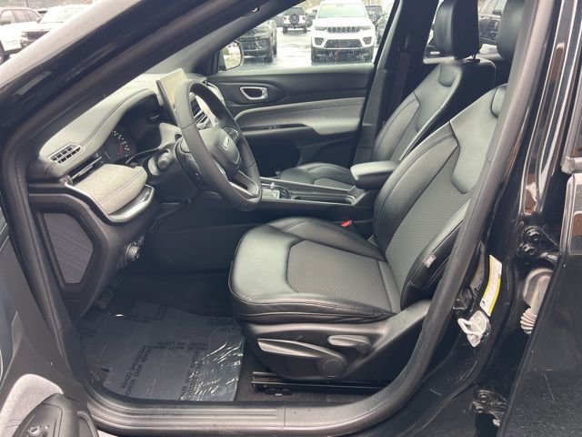 Used 2024 Jeep Compass Latitude image 7