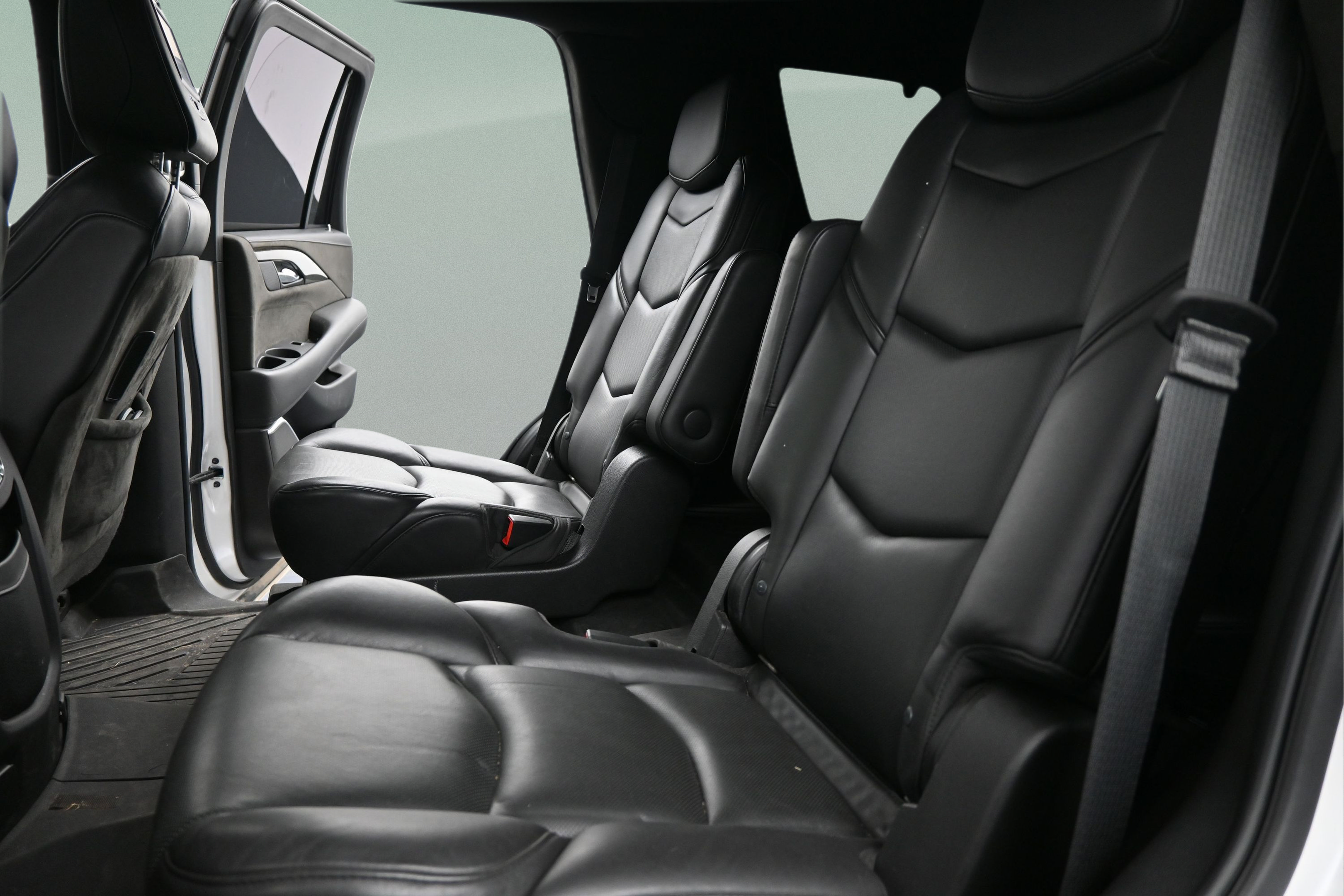 Used 2019 Cadillac Escalade Platinum AWD/4WD image 24