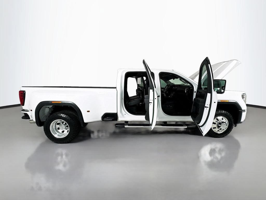 Used 2025 GMC Sierra 3500 Denali w/ Technology Package AWD/4WD image 29