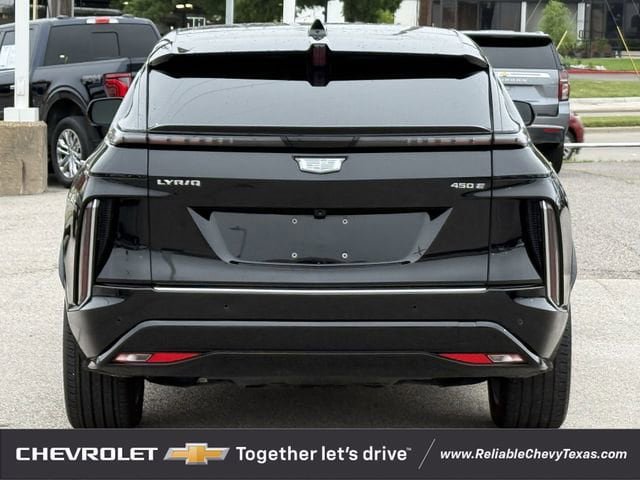 Used 2024 Cadillac Lyriq Luxury w/ LPO, Floor Liner Package RWD image 7