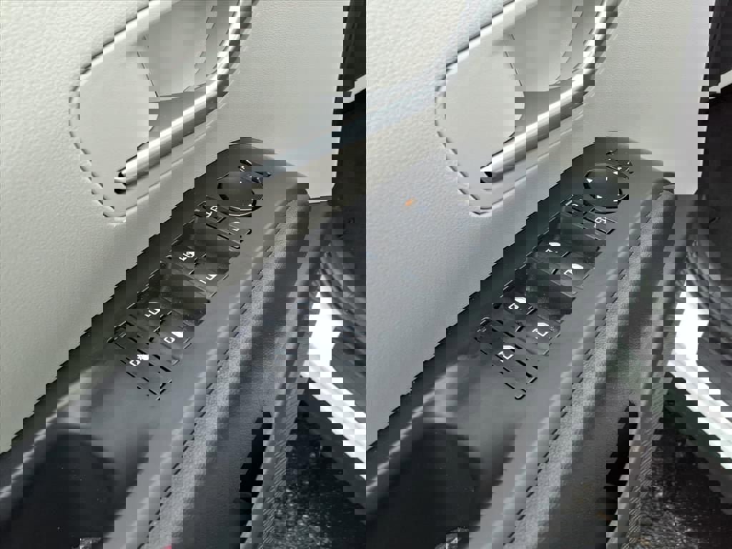 Used 2025 Hyundai Tucson SE image 8