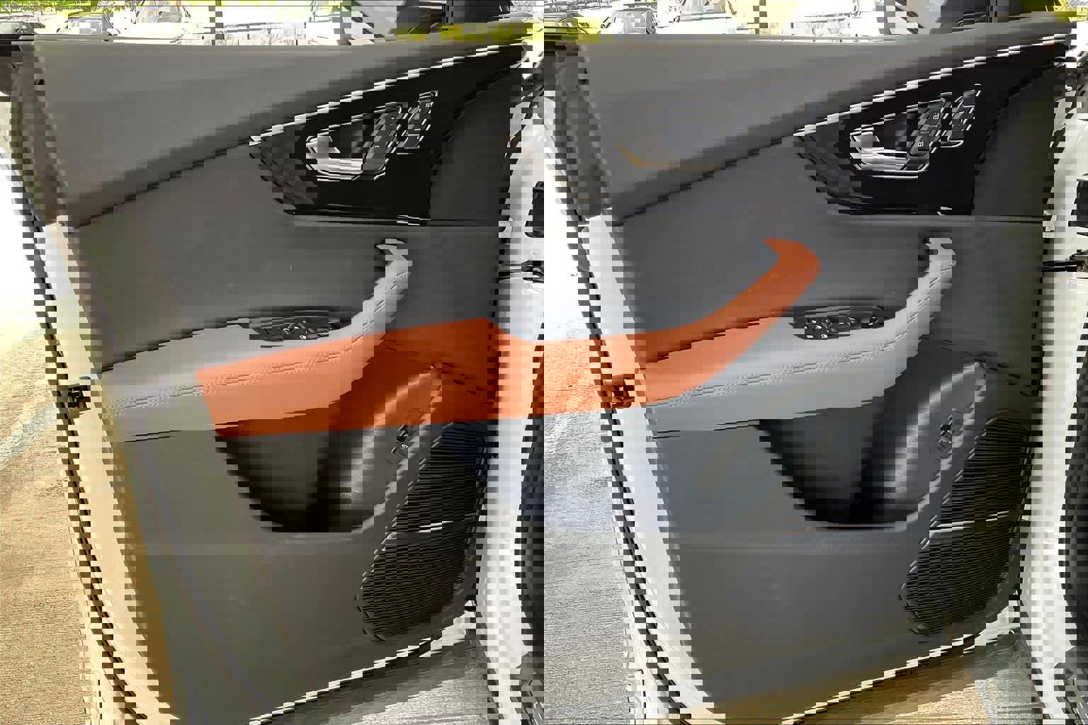 Used 2023 Audi Q8 Prestige w/ Prestige Package image 22