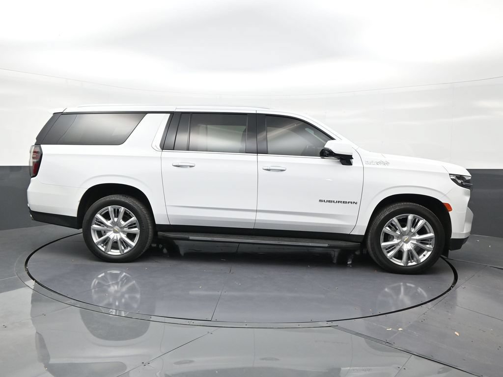 Used 2022 Chevrolet Suburban High Country RWD image 6