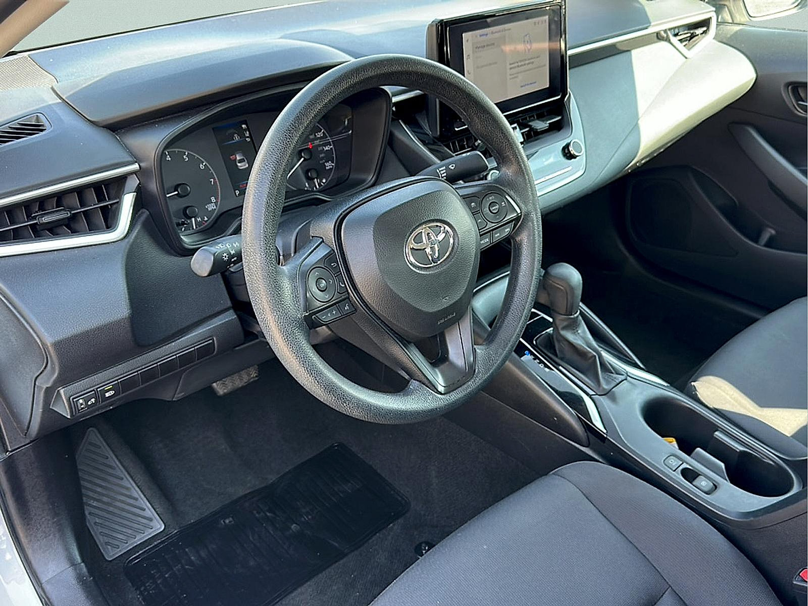 Used 2024 Toyota Corolla LE FWD image 12