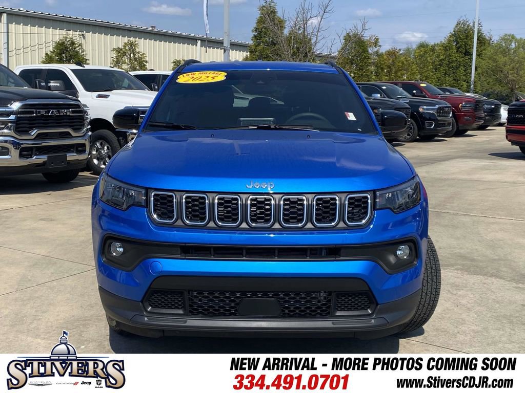 Used 2025 Jeep Compass Latitude image 37