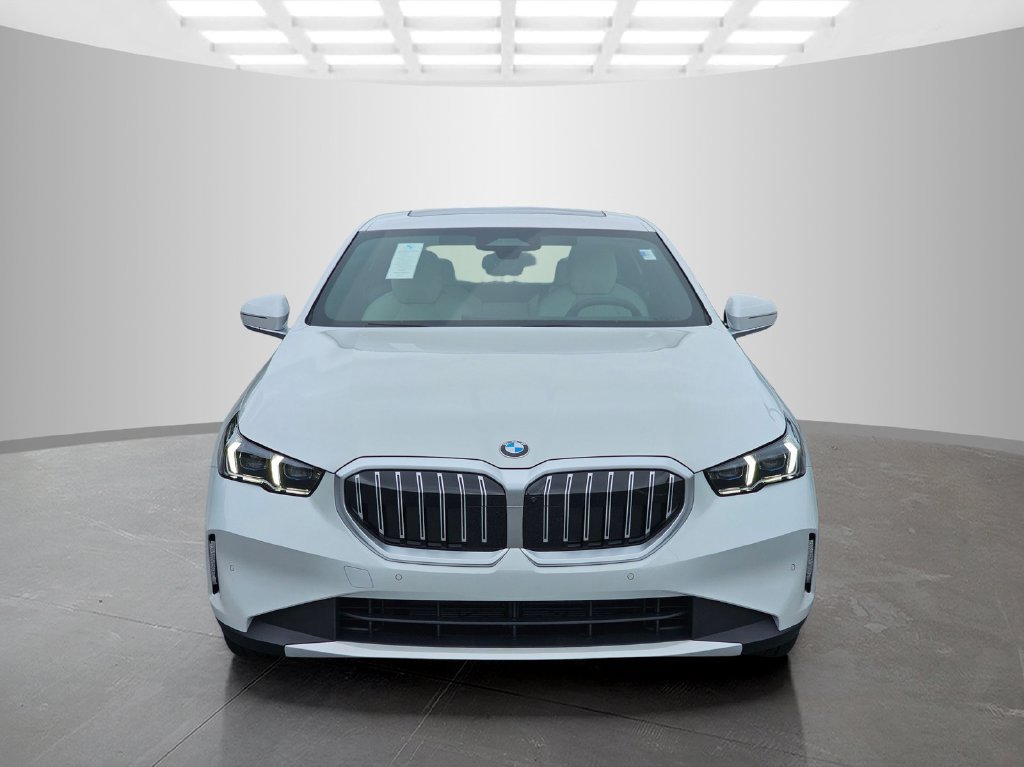 New 2027 BMW 530i w/ Convenience Package RWD image 2