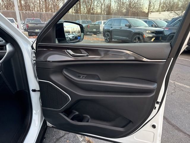 Certified 2022 Jeep Grand Cherokee Altitude image 35