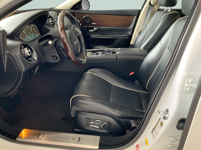 Used 2012 Jaguar XJ Supercharged RWD image 8