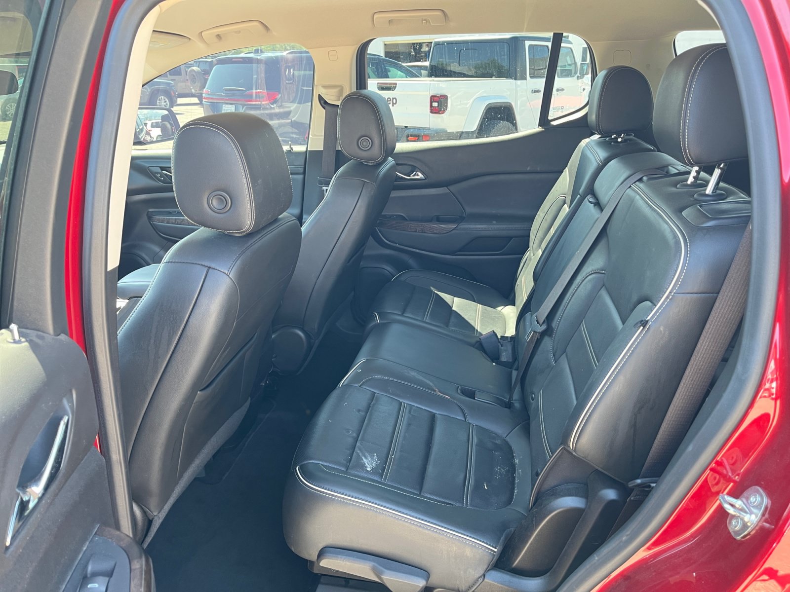 Used 2023 GMC Acadia Denali FWD image 28