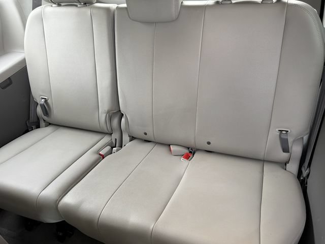 Used 2013 Toyota Sienna XLE FWD image 26
