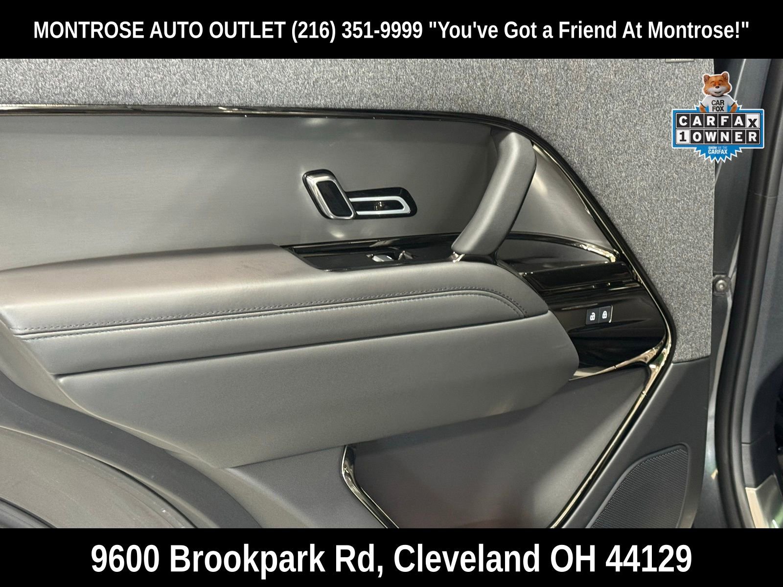 Used 2025 Land Rover Range Rover Sport SE image 33