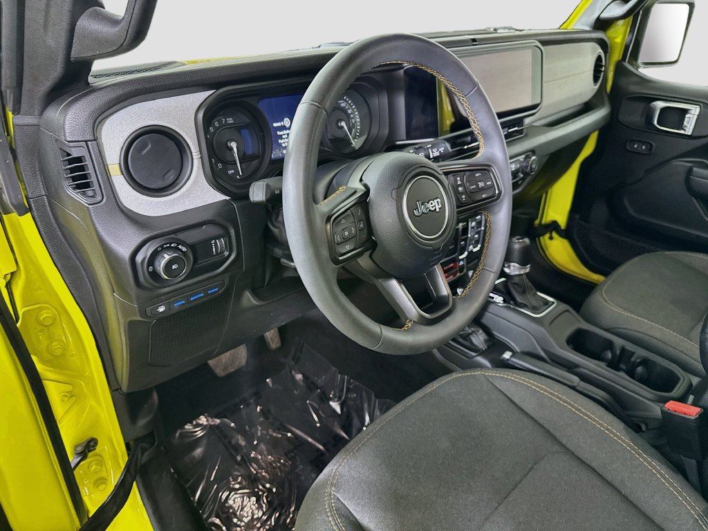 Used 2024 Jeep Wrangler Unlimited AWD/4WD image 17