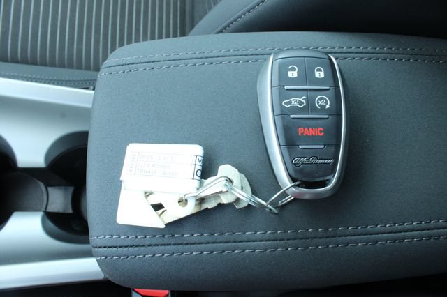 Used 2025 Alfa Romeo Tonale AWD/4WD image 29