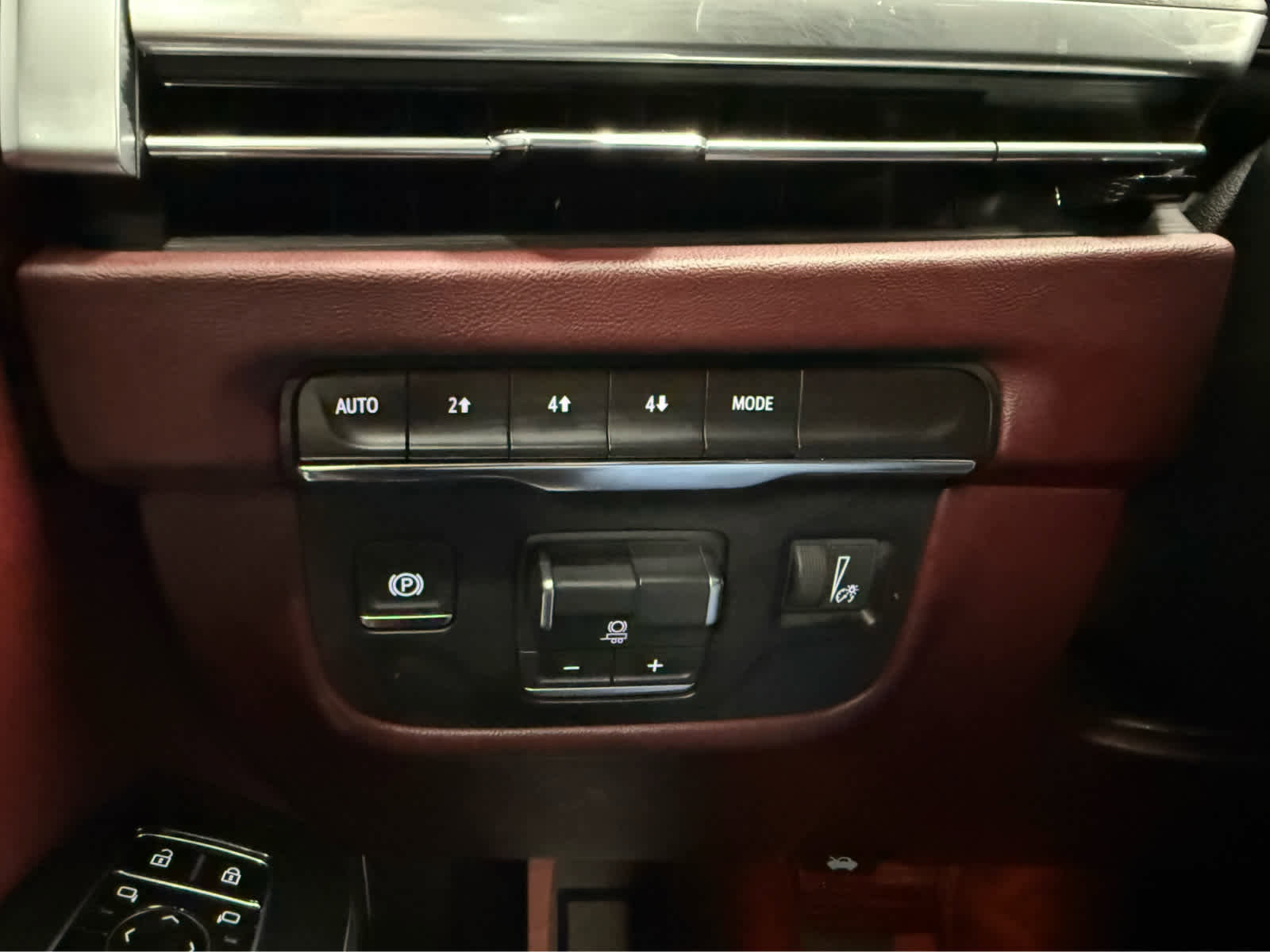 Used 2026 Cadillac Escalade Luxury w/ LPO, Floor Liner Package image 24