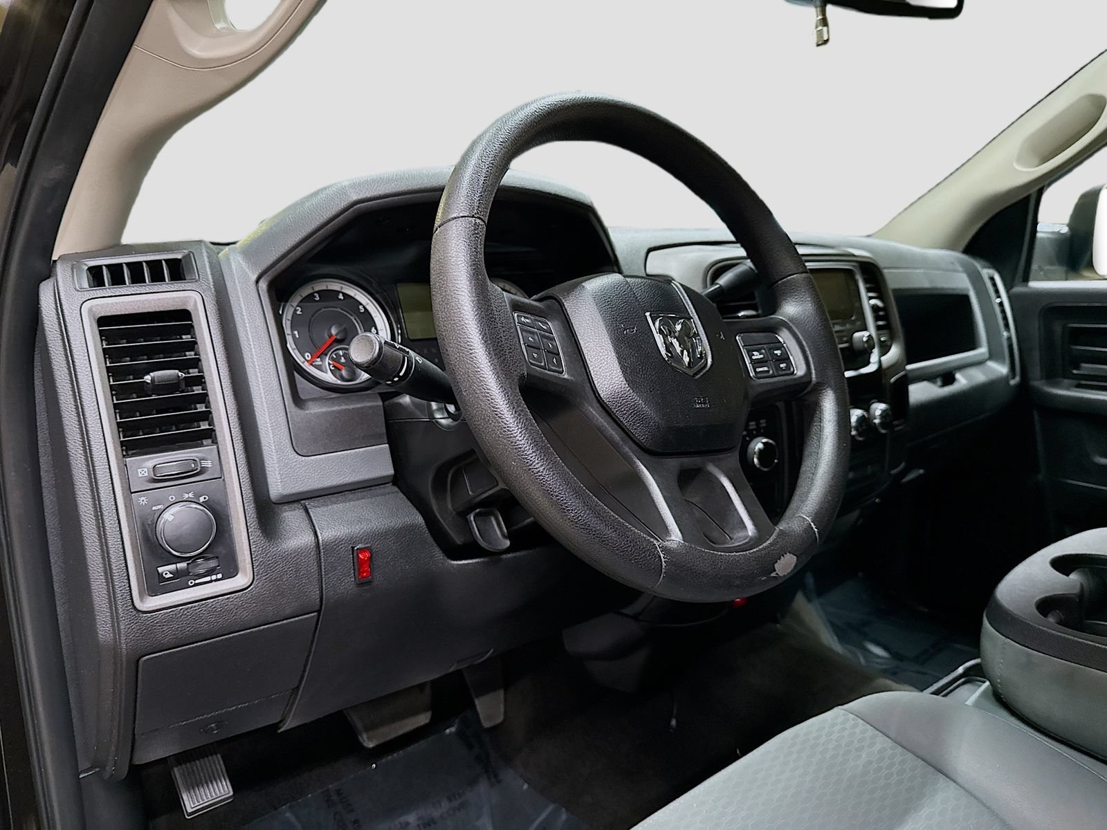 Used 2017 RAM 2500 Tradesman w/ Chrome Appearance Group AWD/4WD image 11