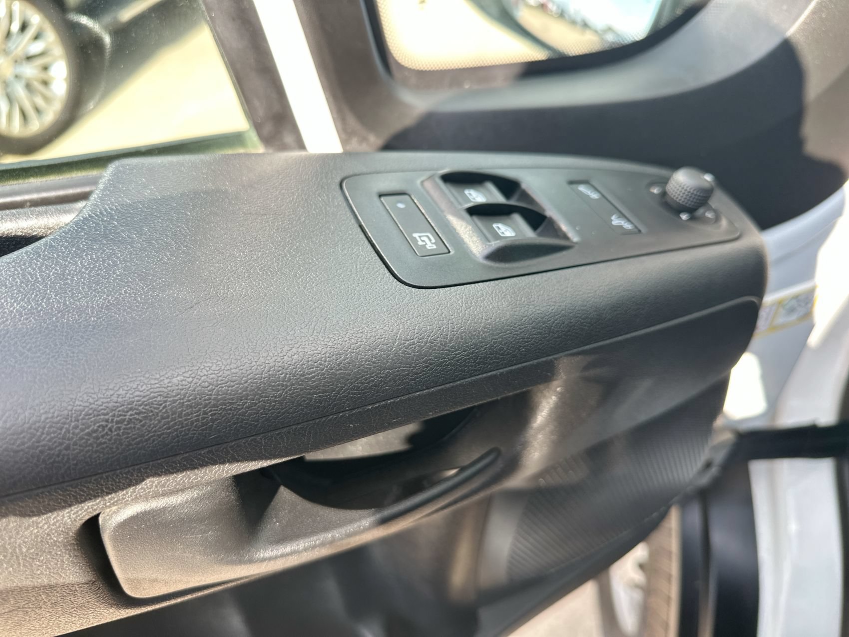 Used 2025 RAM ProMaster 2500 w/ Convenience Group FWD image 12