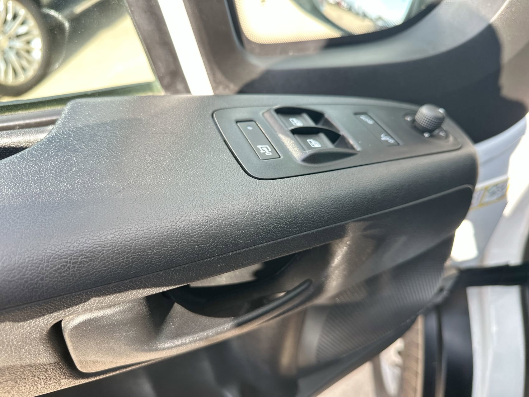 Used 2025 RAM ProMaster 2500 w/ Convenience Group FWD image 12