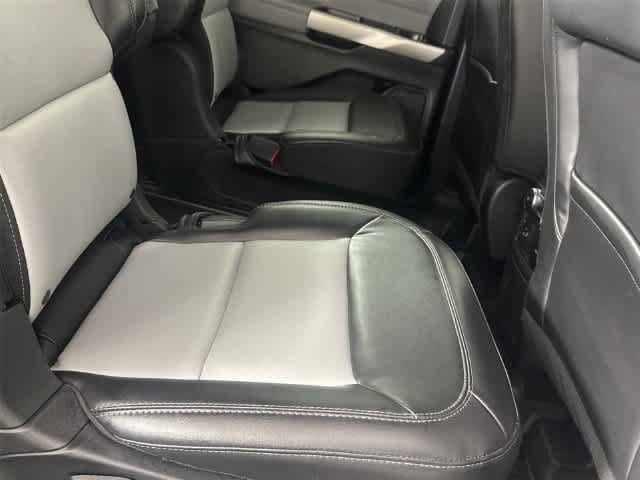 Used 2022 Ford Explorer XLT w/ Equipment Group 202A AWD/4WD image 14