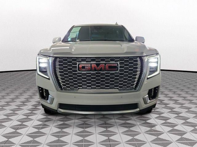 Used 2023 GMC Yukon XL Denali w/ Denali Reserve Package AWD/4WD image 2