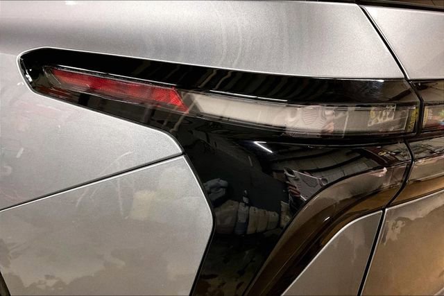 Used 2024 Chevrolet Traverse RS w/ LPO, Floor Liner Package image 23