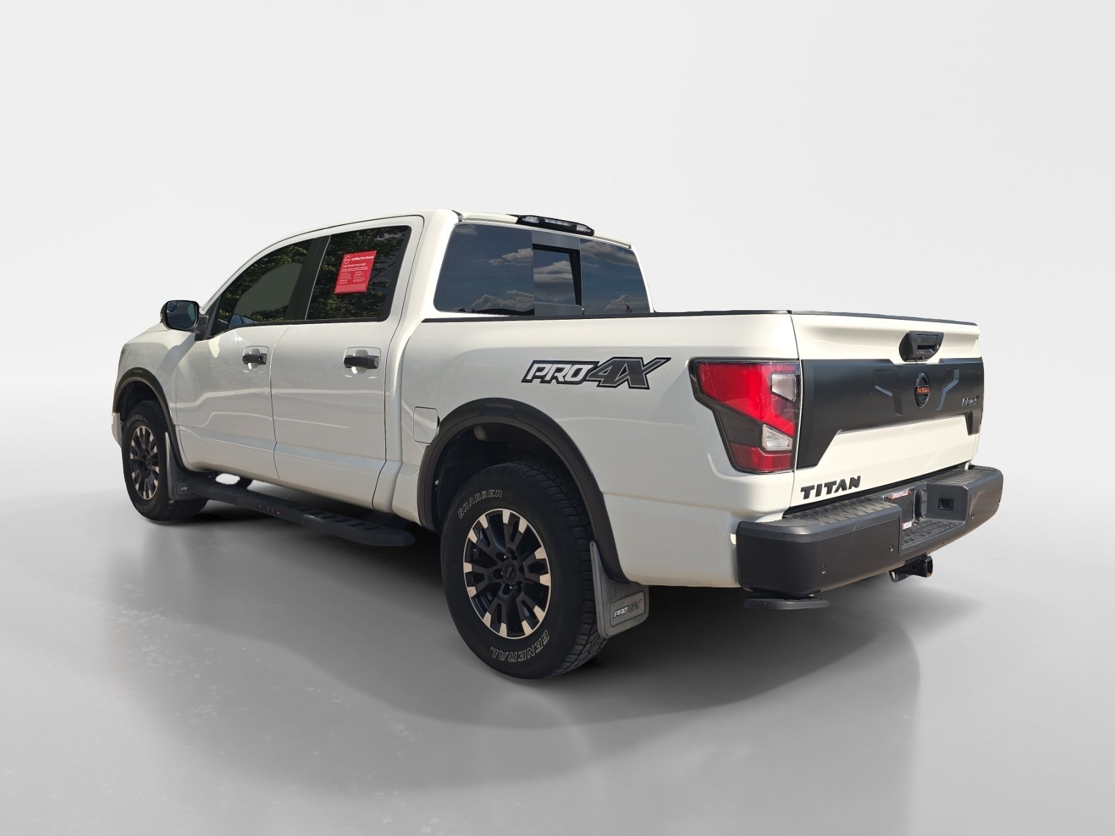 Used 2021 Nissan Titan PRO-4X w/ Pro-4x Convenience Package AWD/4WD image 3