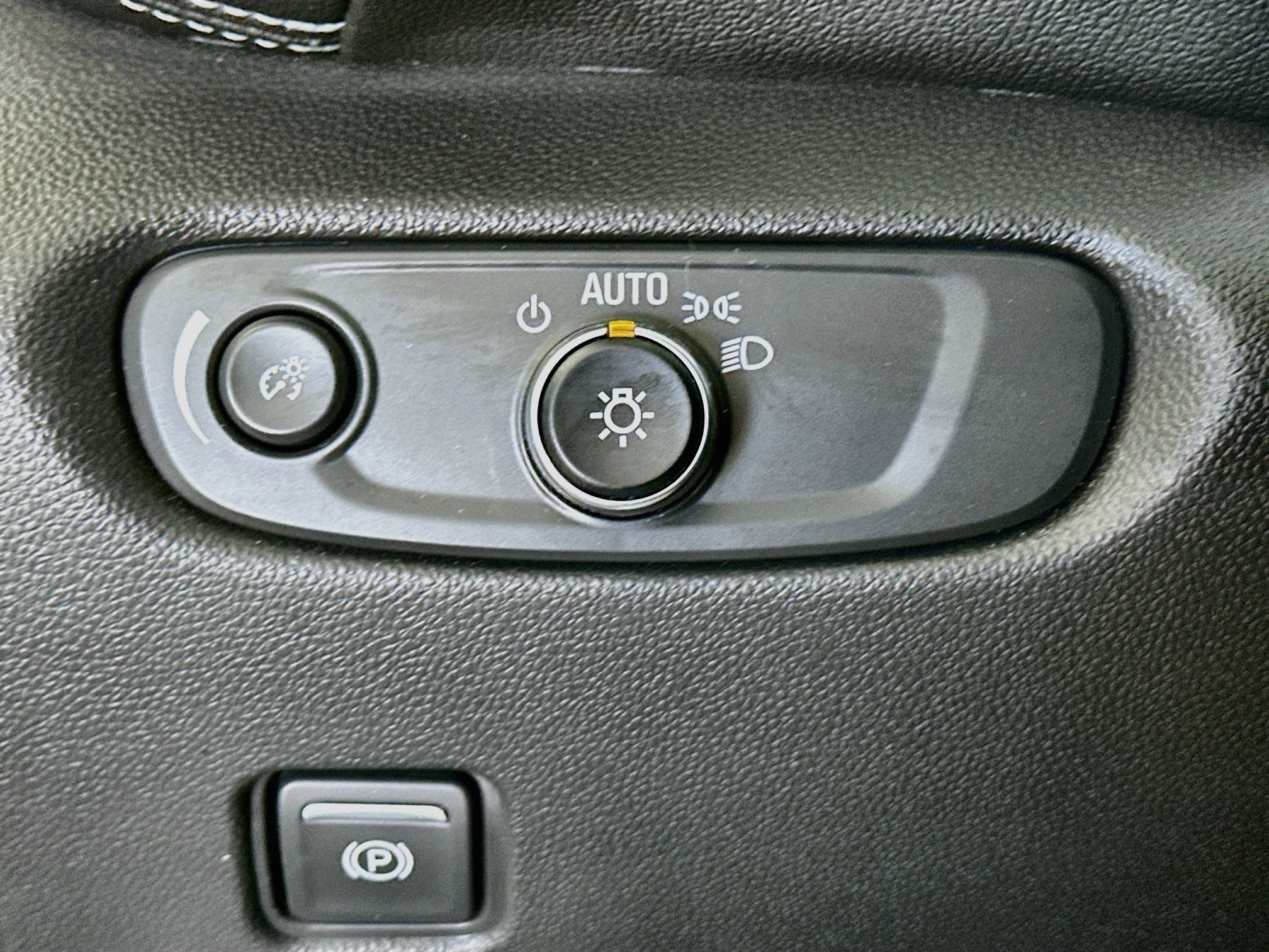 Used 2026 Chevrolet Blazer LT FWD image 17