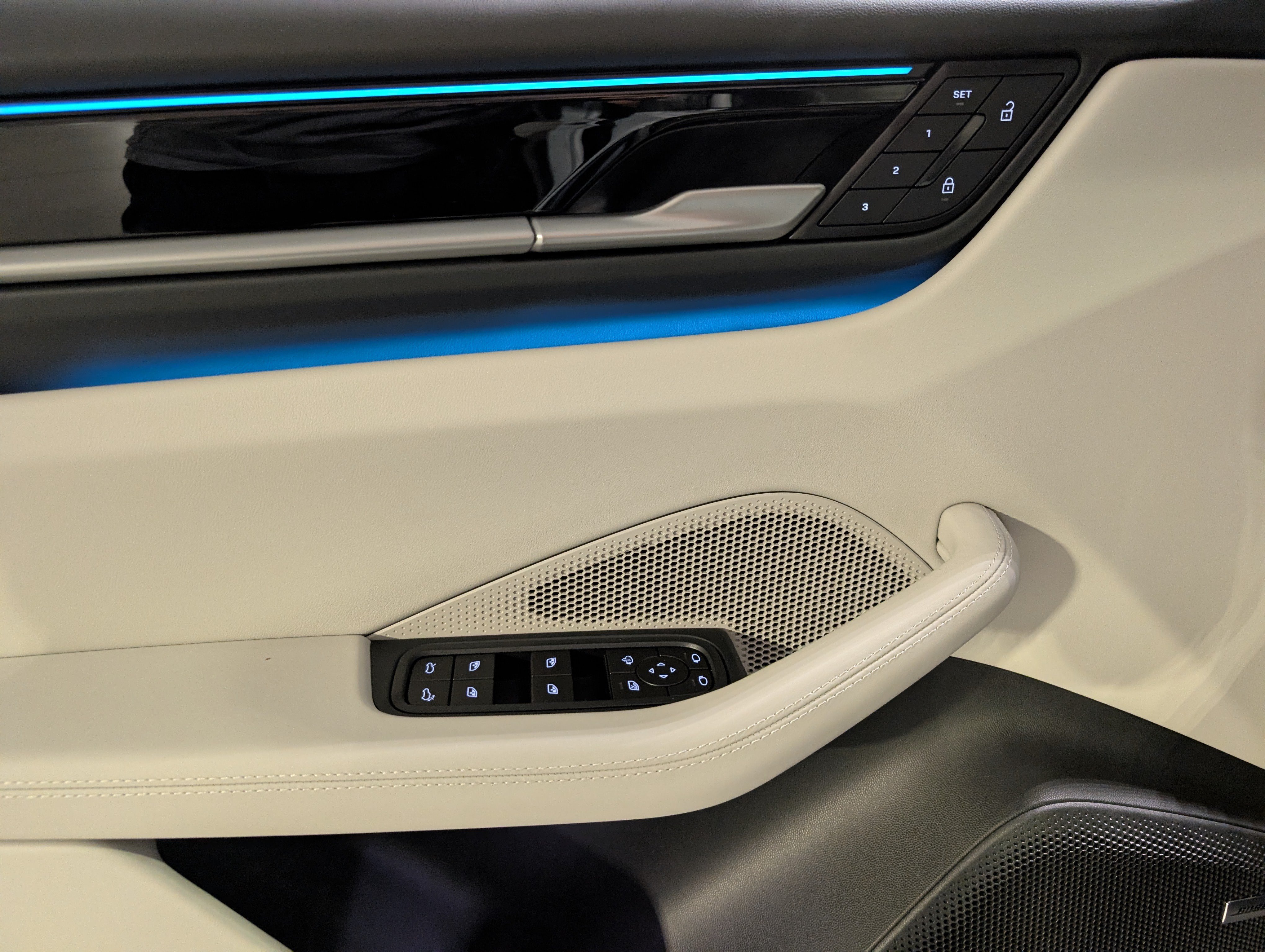 New 2026 Porsche Macan 4 Electric AWD/4WD image 21
