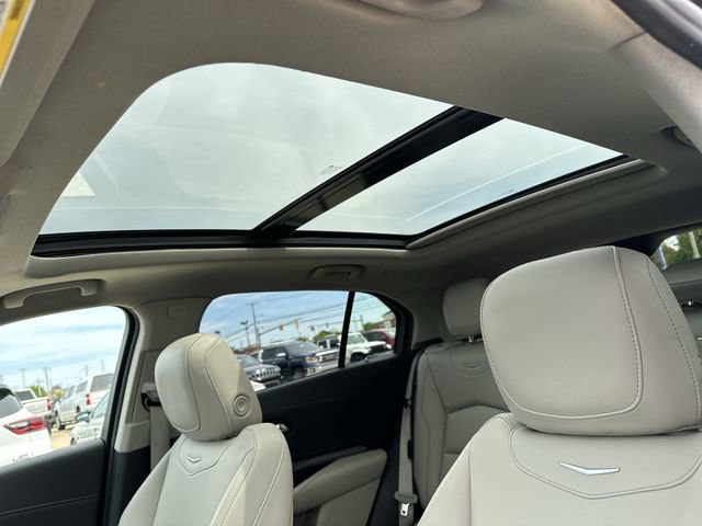 Used 2021 Cadillac XT4 Luxury w/ Cold Weather Package AWD/4WD image 22