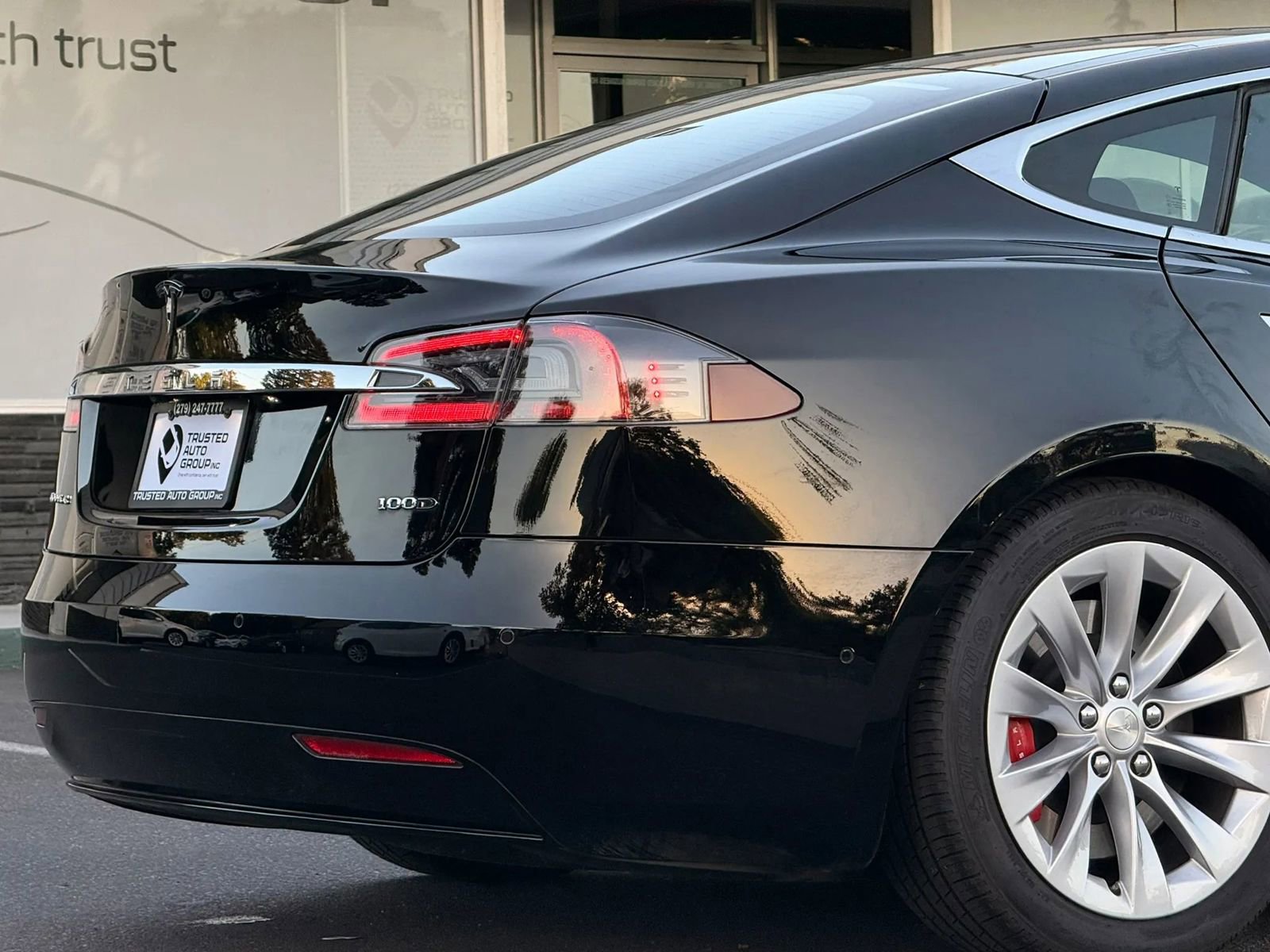 Used 2017 Tesla Model S 100D AWD/4WD image 9