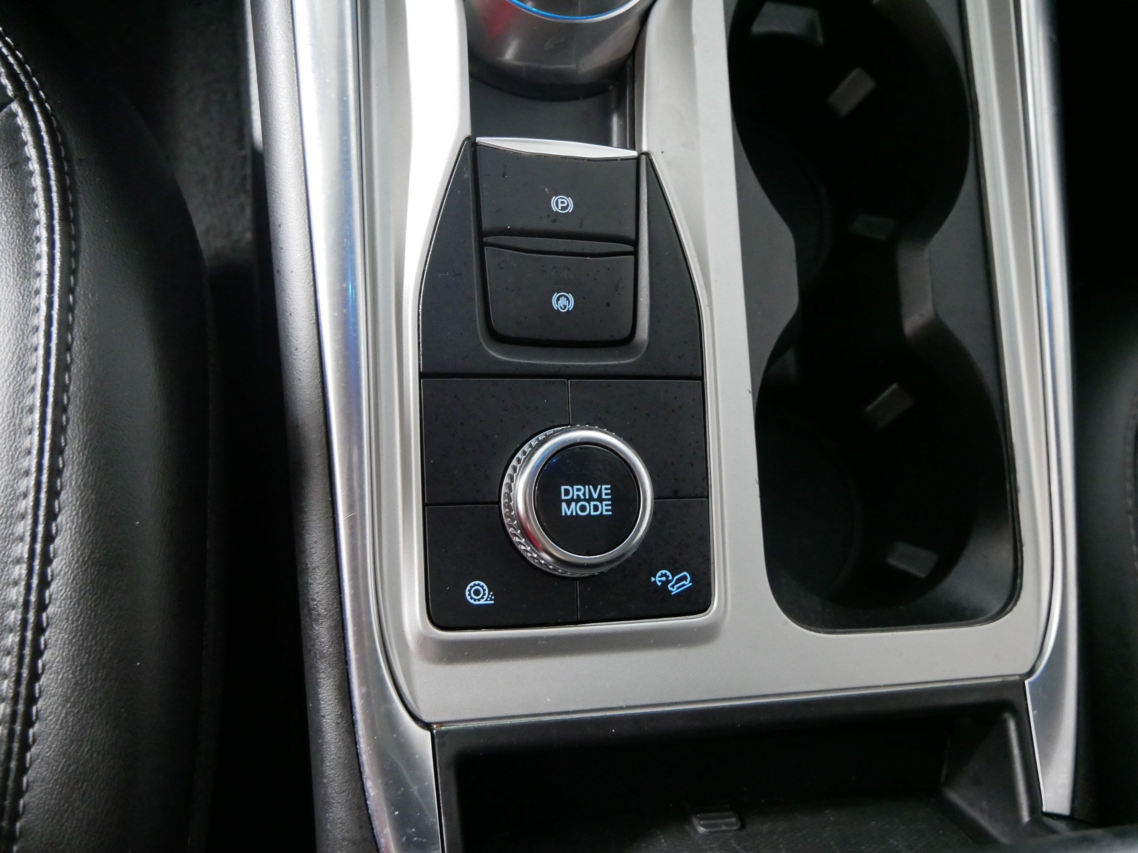 Used 2023 Ford Explorer XLT AWD/4WD image 29