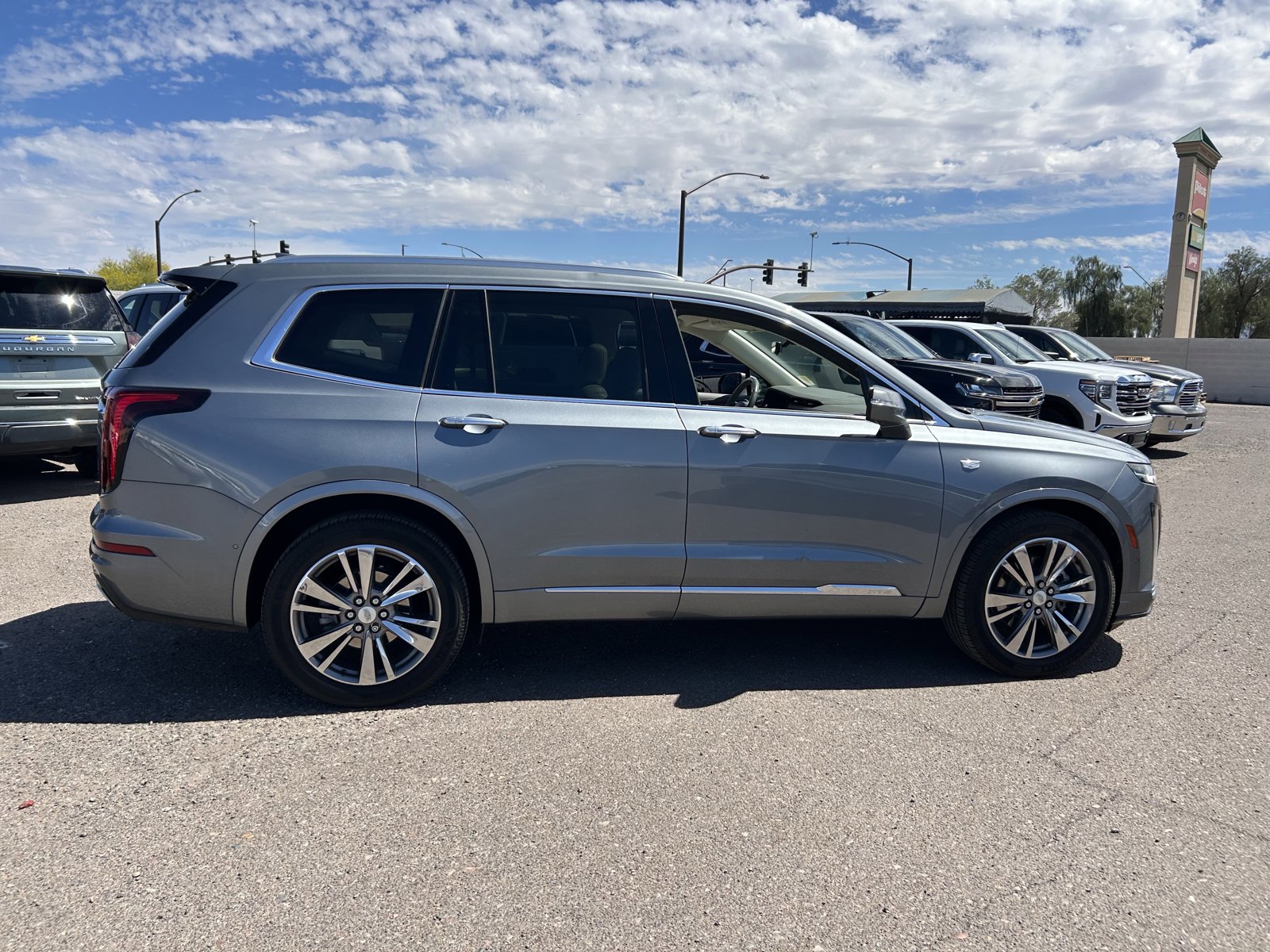 Used 2021 Cadillac XT6 Premium Luxury image 5