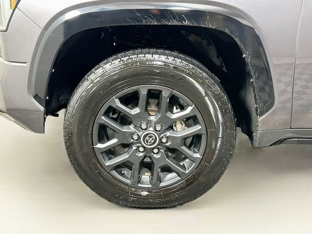 Used 2022 Toyota Tundra Platinum w/ Advanced Package AWD/4WD image 37