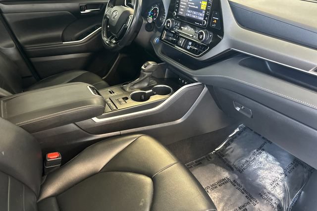 Used 2020 Toyota Highlander XLE AWD/4WD image 21
