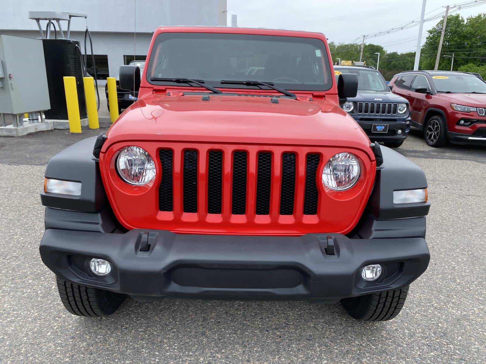 Certified 2022 Jeep Wrangler Sport AWD/4WD image 9