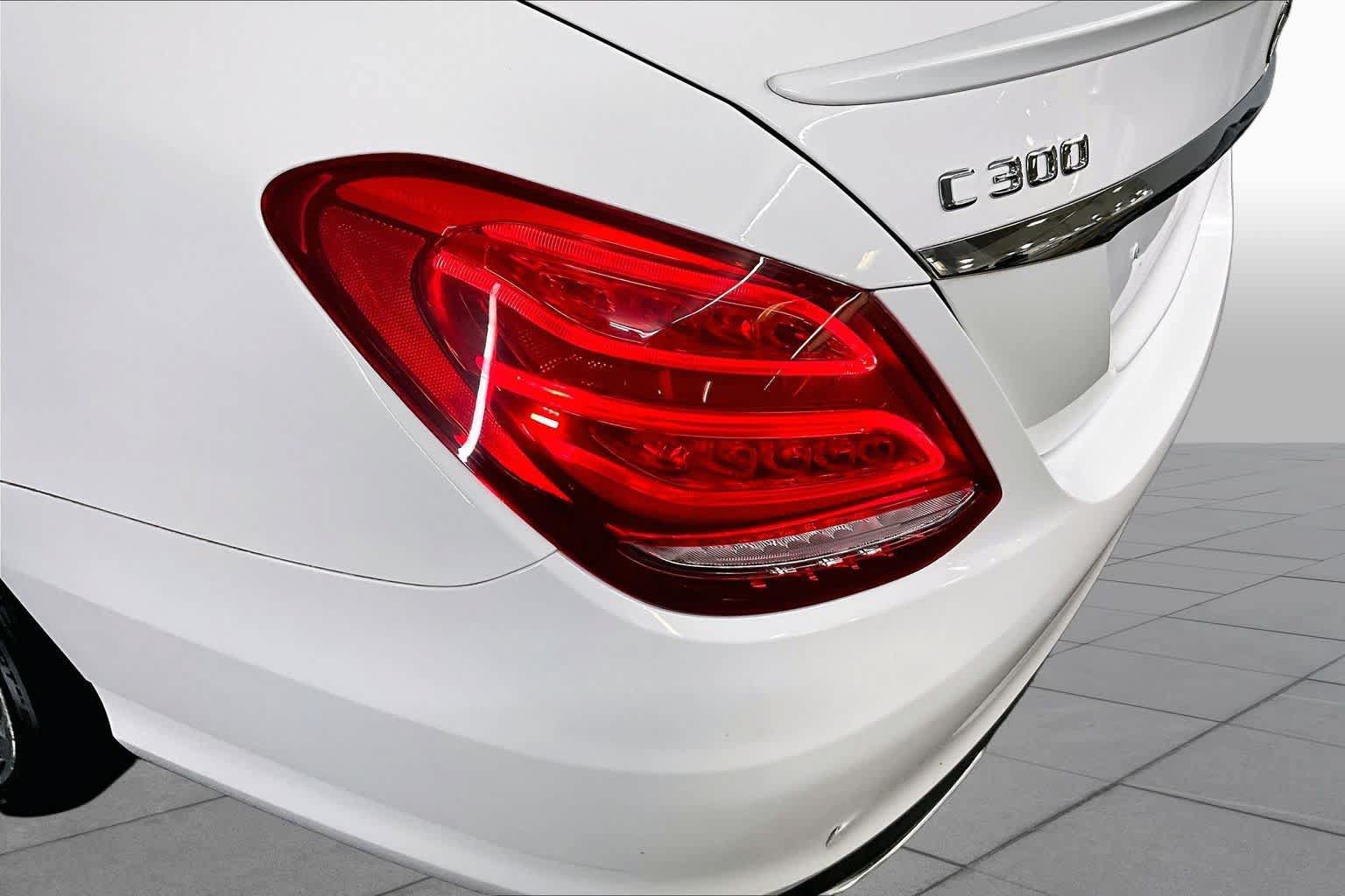 Used 2016 Mercedes-Benz C 300 4MATIC Sedan image 28