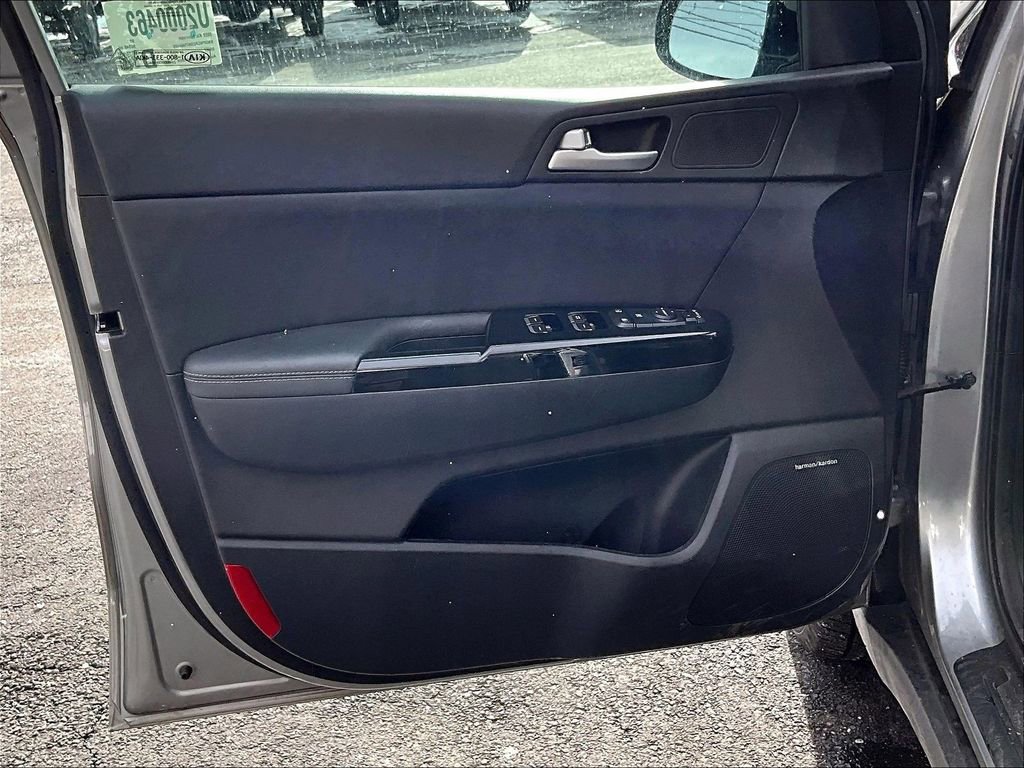 Used 2022 Kia Sportage EX w/ EX Technology Package image 9