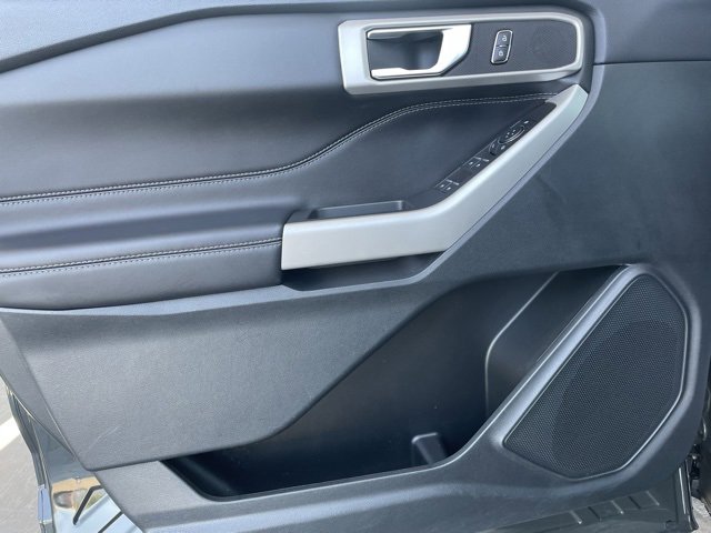Used 2024 Ford Explorer XLT image 17