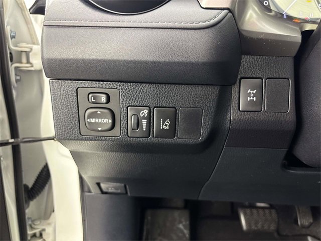 Used 2018 Toyota RAV4 LE image 19